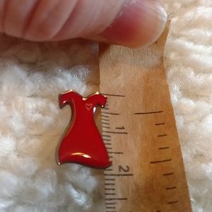Enamel American heart red dress pin